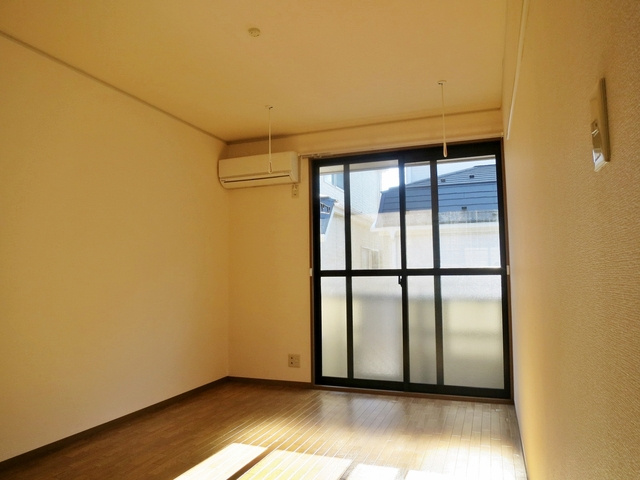 コスモクレールⅢの居間・リビング|奥行きのあるお部屋です♪