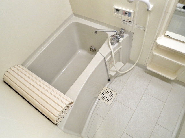 コスモクレールⅢの浴室|清潔感のあるお風呂です♪