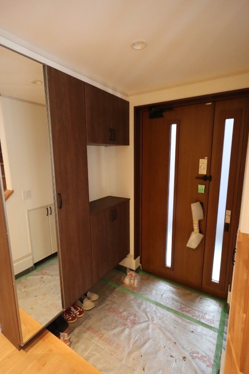 木曽西戸建の玄関
