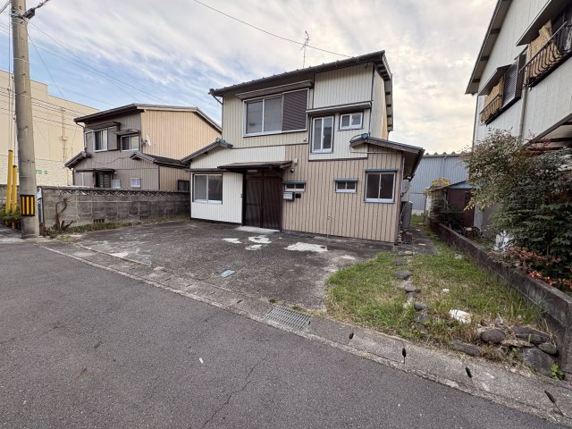 各務原市鵜沼朝日町土地の前面道路含む現地写真