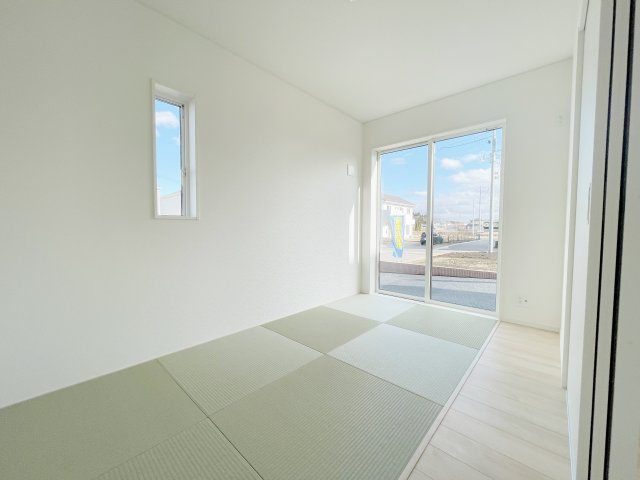 新築戸建・新築建売　矢吹町八幡町第23　善郷小・矢吹中の和室|リビング隣の和室はお子様のお昼寝スペースやおむつ替えスペースとしても人気の一部屋！