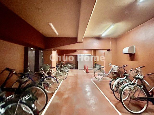セザール北千住の駐輪場|【自転車置き場】最新の空き状況や費用などの詳細は担当スタッフまでお問い合わせください。