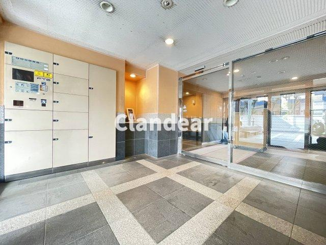 マイキャッスル五反野のエントランス|ドキドキの新生活も、安心してスタート。ぴったりの住まいを見つけませんか？クランディアが一緒に住まい選びをサポートします‼　まずは、お気軽にお問合せください　＃クランディア