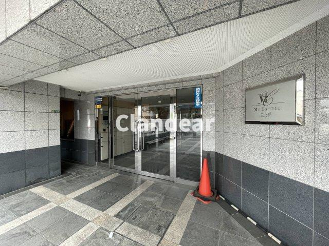 マイキャッスル五反野のエントランス|ドキドキの新生活も、安心してスタート。ぴったりの住まいを見つけませんか？クランディアが一緒に住まい選びをサポートします‼　まずは、お気軽にお問合せください　＃クランディア