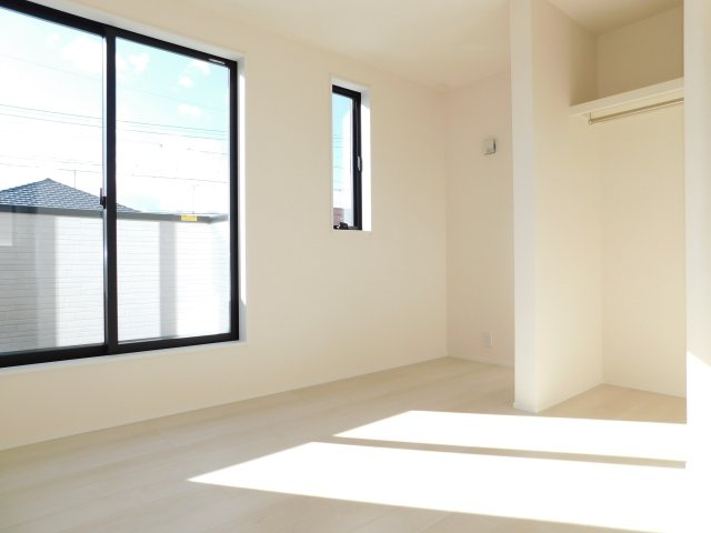 稲沢市田代２丁目の新築一戸建の洋室|◇２階洋室◇　　南面で明るい洋室５．０６帖　ウォークインクローゼット完備！　バルコニー利用可♪