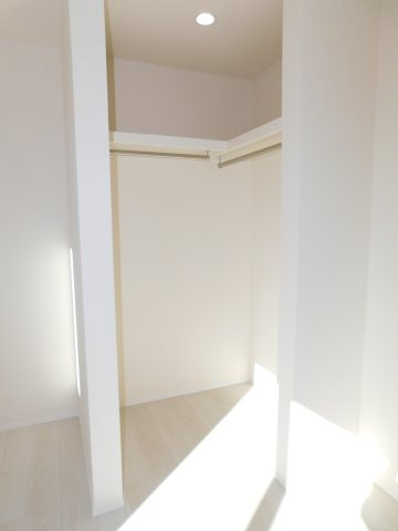 稲沢市田代２丁目の新築一戸建の収納|◇大容量ウォークインクローゼット◇　　大きな荷物もしっかり収納できます♪