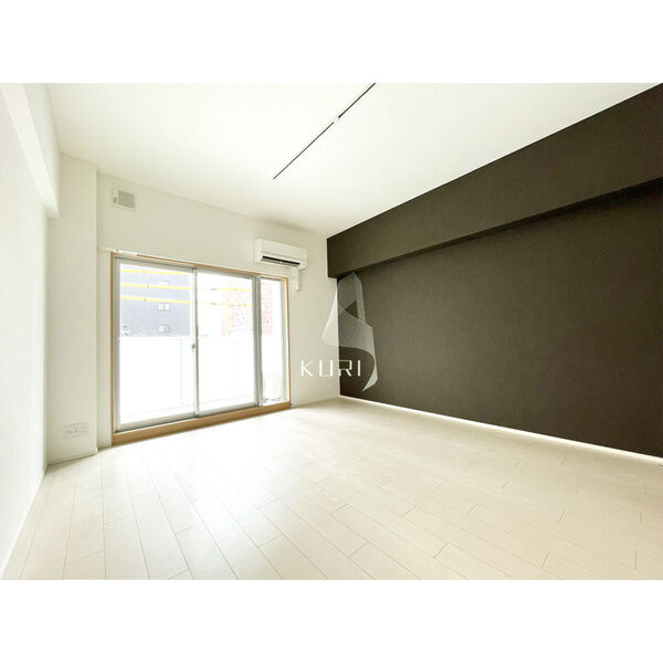 SPAZIO METALLOの居間・リビング