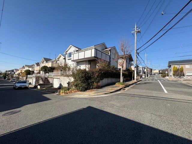 神戸市北区杉尾台2丁目戸建の前面道路含む現地写真