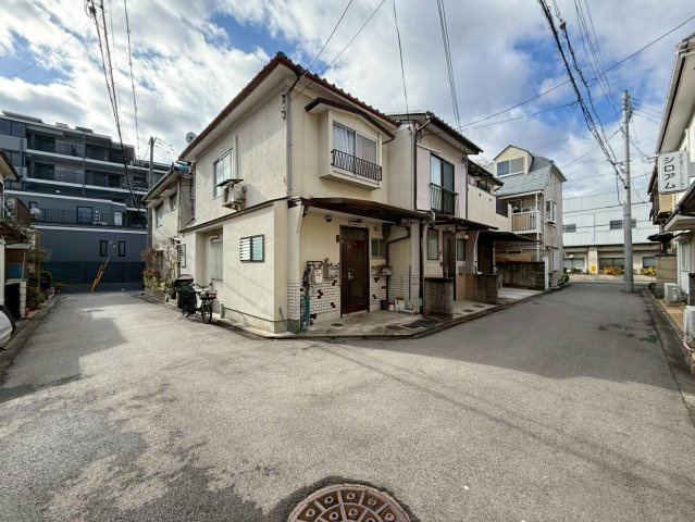 西ノ京南大炊御門町の前面道路含む現地写真