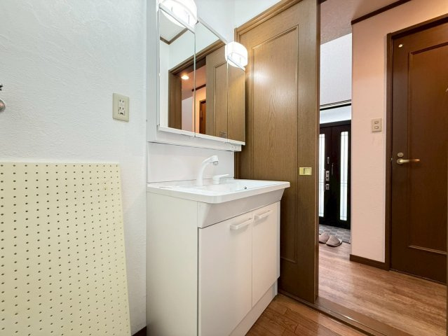 西ノ京南大炊御門町の独立洗面台