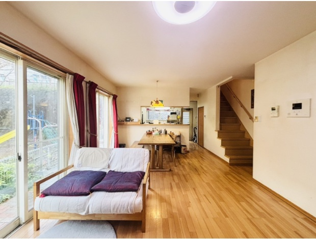 【居間・リビング】 | 「リビングイン階段」で自然と家族と顔を合わせる機会も増えますよ！