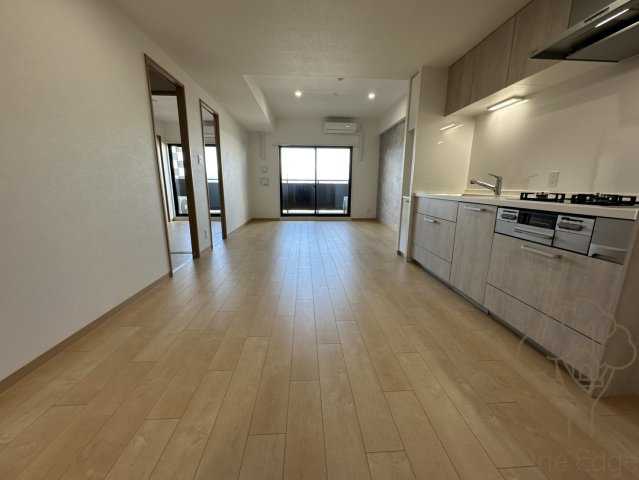 Alivis野田阪神の居間・リビング
