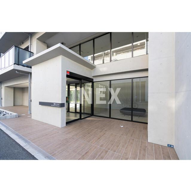 横浜市中区新山下２丁目の賃貸マンションのエントランス
