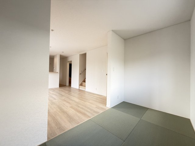 糸満市座波　第2（全4棟）3号棟の和室|3号棟　畳コーナー4帖付き♪