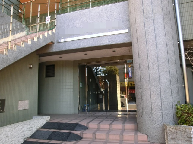 プラチナＫＯＤＡヒルズのエントランス|重厚感のあるエントランスです。