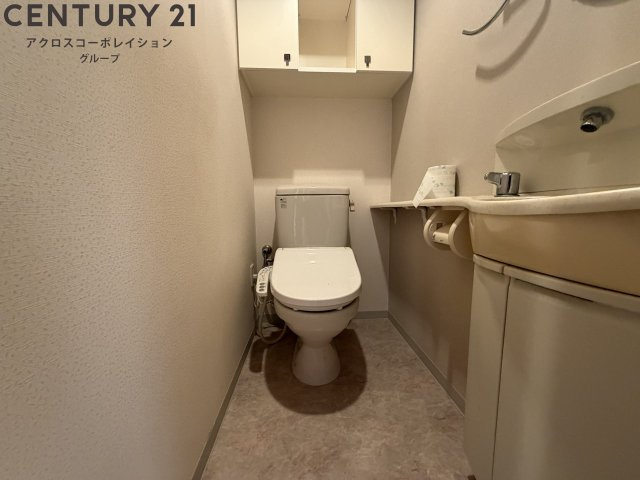 コンパクトで使いやすいトイレです