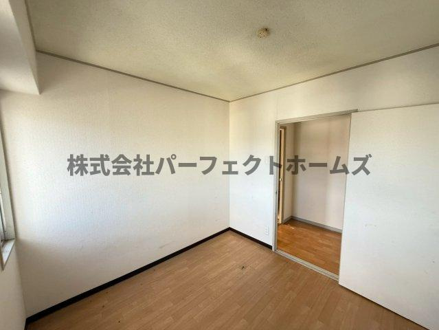 プリンスヴィラ寝屋川の洋室|コンパクトで使いやすい洋室です