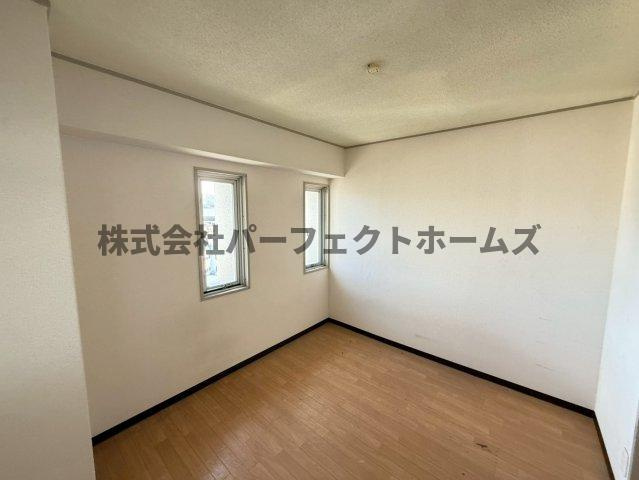 プリンスヴィラ寝屋川の洋室|使い勝手のいい洋室です