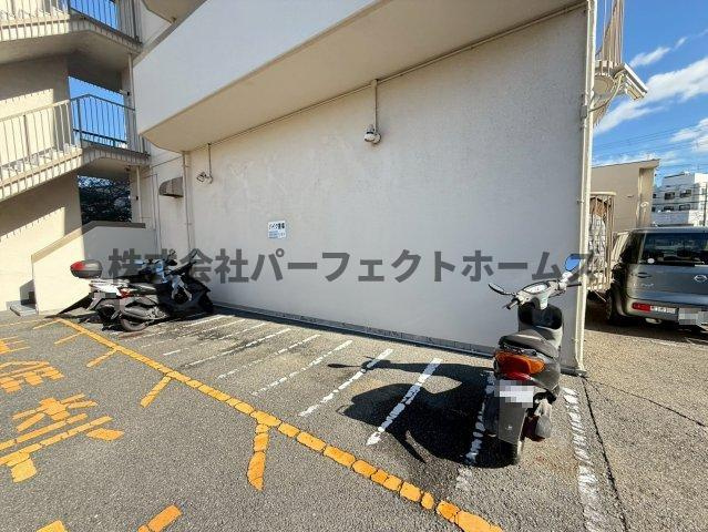 プリンスヴィラ寝屋川のその他共用部分|バイク置き場