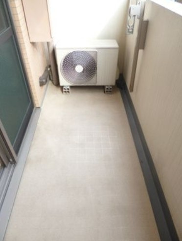 【バルコニー】 | スカイコート板橋参番館 | 充分な広さと幅が確保されたバルコニー。天気が良い日には太陽の陽が差し込み、心地よいバルコニーです。