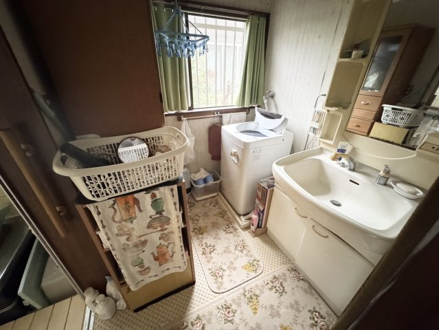 和室派集合♪下岡本町・広さと立地を両立した一軒の独立洗面台|独立洗面化粧台が付いています