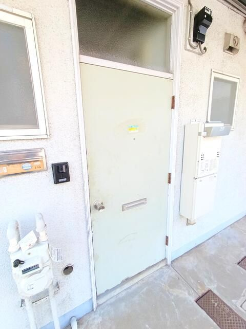 ジュネス行徳の玄関