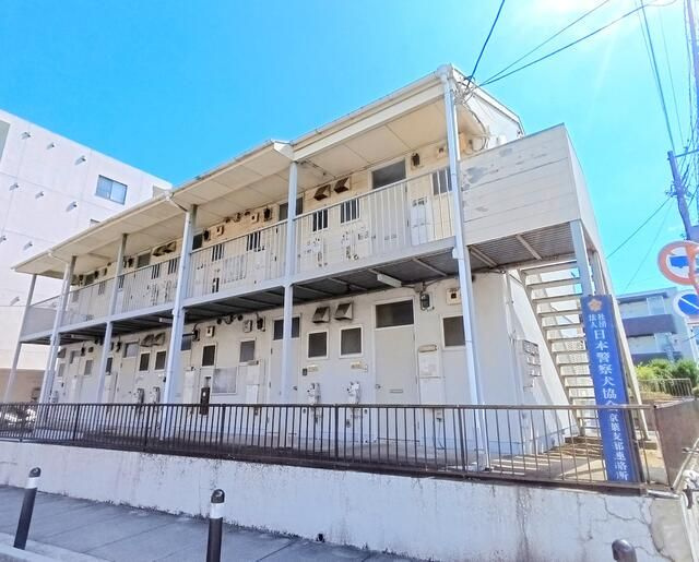 ジュネス行徳の外観