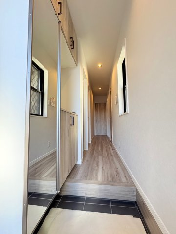 神戸市北区鈴蘭台南町6丁目新築戸建の玄関