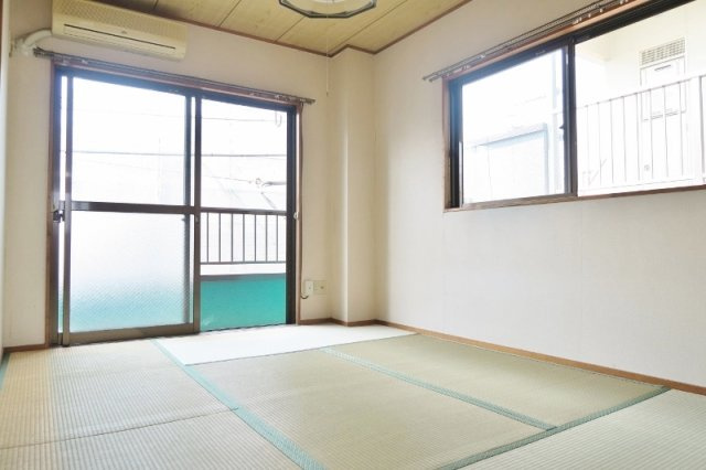 コーポ鈴蘭の和室