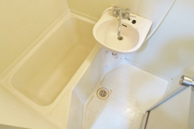 コーポ鈴蘭の浴室