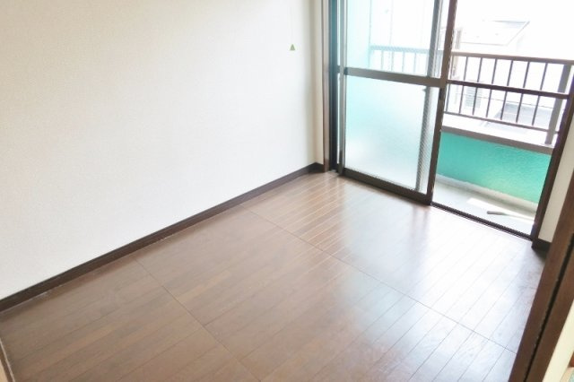 コーポ鈴蘭の寝室