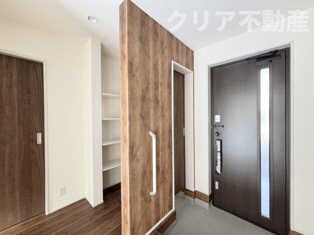 【玄関】 | 第4富士見町時沢新築4号棟　テラス付き！