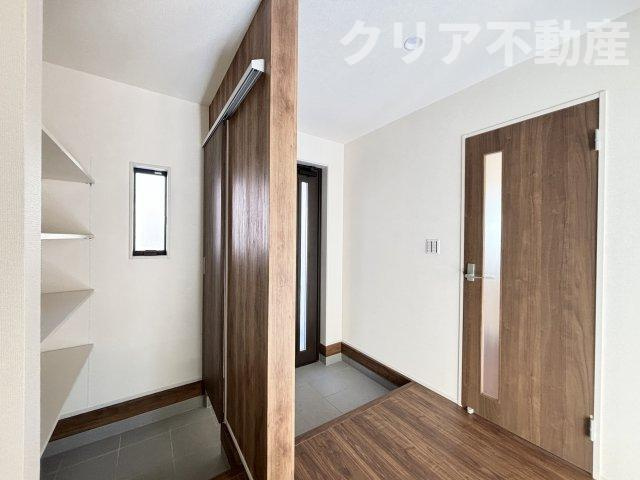 【玄関】 | 第4富士見町時沢新築4号棟　テラス付き！