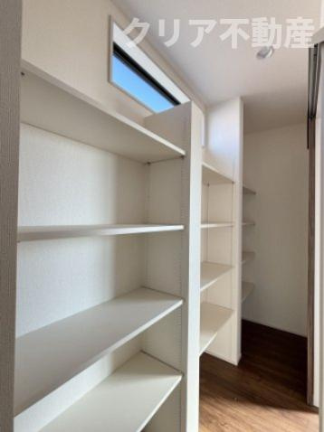 【収納】 | 第4富士見町時沢　4号棟 | パントリーです♪リビング側からも入ることができます。
