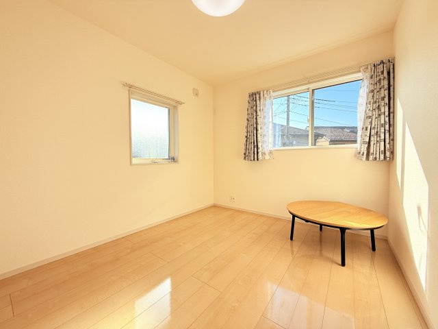 ひたちなか市大字市毛オール電化中古住宅の洋室