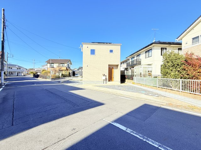 ひたちなか市大字市毛オール電化中古住宅の前面道路含む現地写真