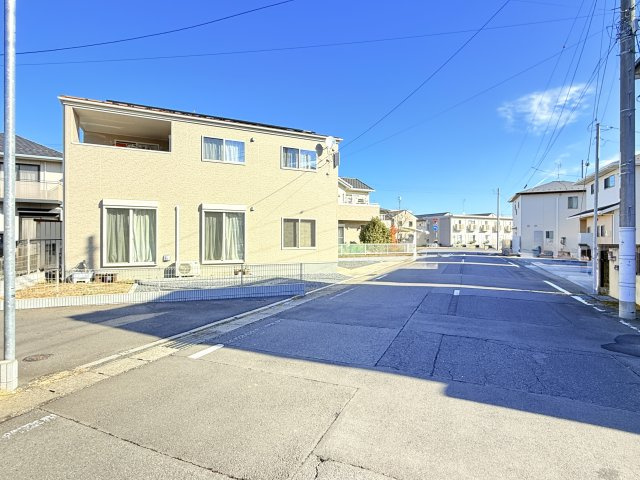 ひたちなか市大字市毛オール電化中古住宅の前面道路含む現地写真