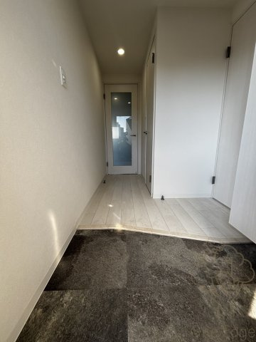 Alivis野田阪神の玄関