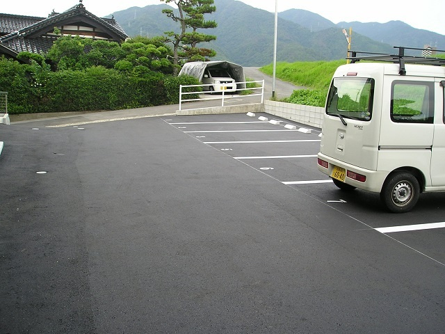 リバーサイドＭＨの駐車場