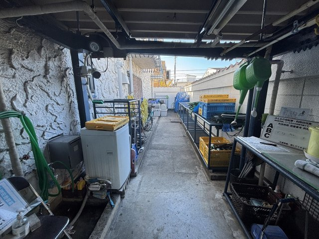 【その他共用部分】 | 秀和高円寺レジテンス | ゴミ集積場もいつも管理人さんが綺麗に清掃してくれて気持ちいいですね♪