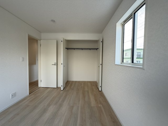 糸満市座波　第2（全4棟）2号棟の収納|2号棟　洋室6.7帖＋CL付き♪