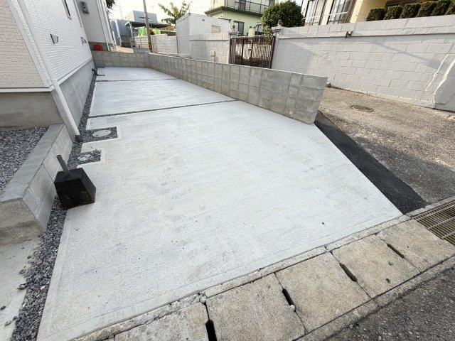 糸満市座波　第2（全4棟）2号棟の駐車場|2号棟　駐車2台可♪