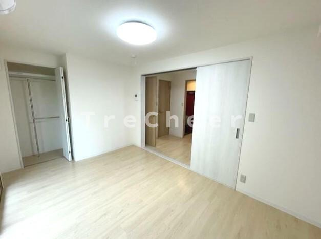 第27宮庭マンションの洋室