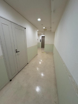 南森町ビルのロビー