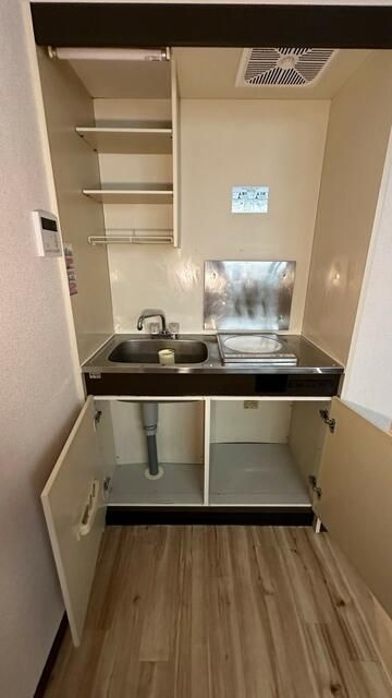 横浜市中区末吉町３丁目の賃貸マンションのキッチン