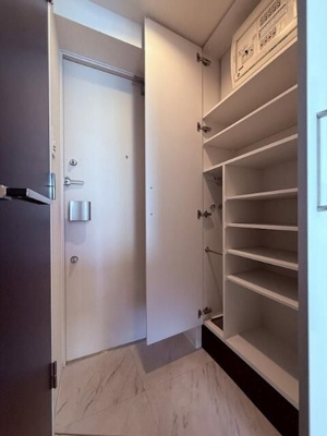 【玄関】 | ルネサンスコート三軒茶屋カルム