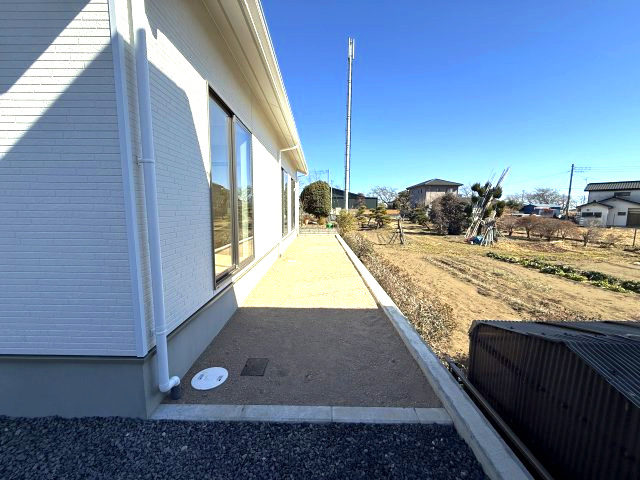 クレイドルガーデン高崎市箕郷町白川第2　1号棟（平屋）の庭|ちょっとしたお庭付きです♪植木鉢などを置いても良いですね☆