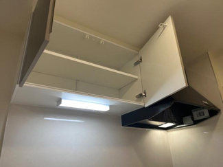 【浴室】 | 仮称）山形市南原町１丁目新築アパート | キッチン上部収納（イメージ）