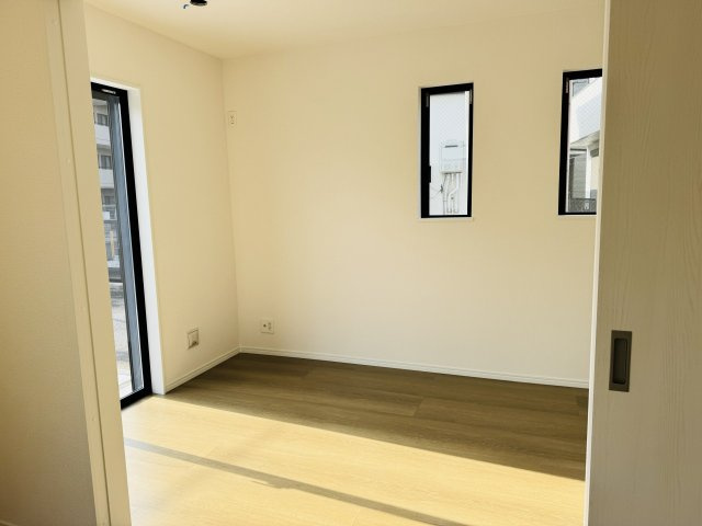 八王子市　大和田町　新築一戸建ての洋室|～リビングに隣接している5.06帖の洋室です～