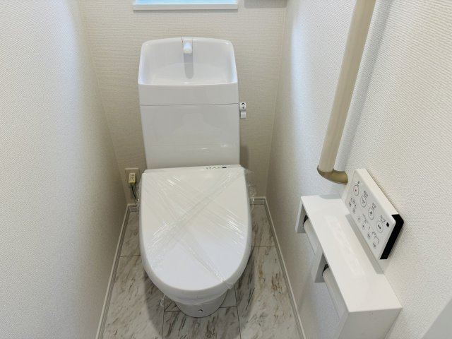 八王子市　大和田町　新築一戸建てのトイレ|～暖房温水洗浄機能付きトイレ　冬場は特に嬉しい機能ですね～
